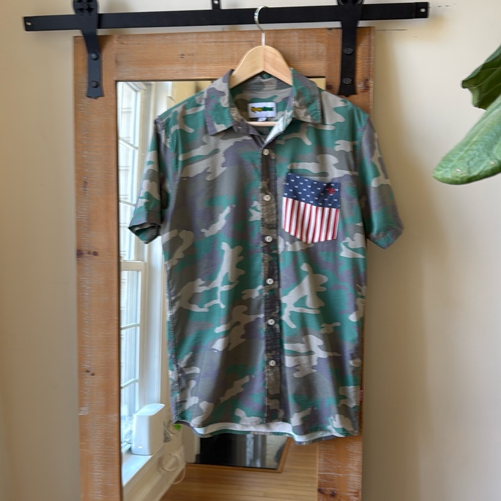Tipsy Elves Cammo American Pride Short Sleeve Shirt Size S